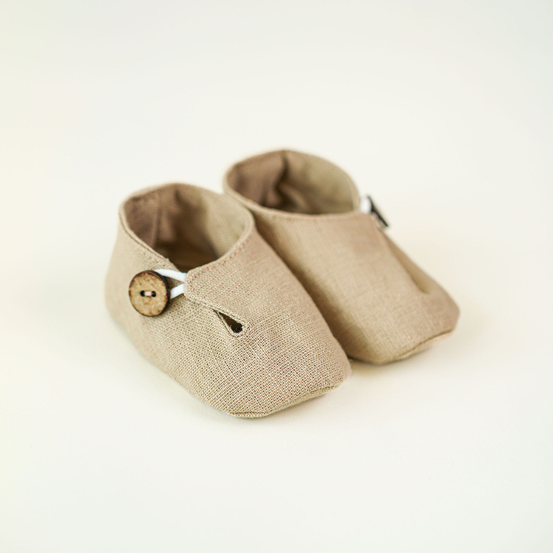 Botoșei Alexander din in bej