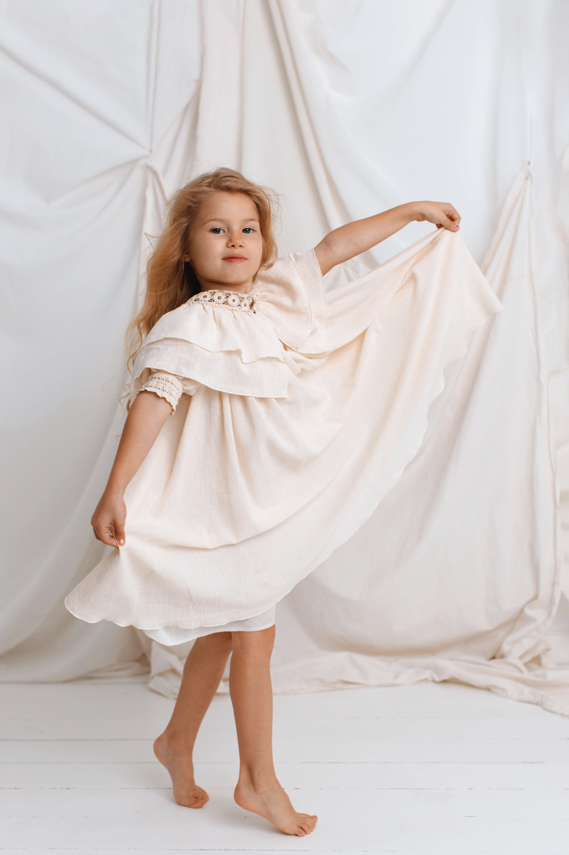Rochiță din pânză topită fină pentru fetițe, model TAISIA