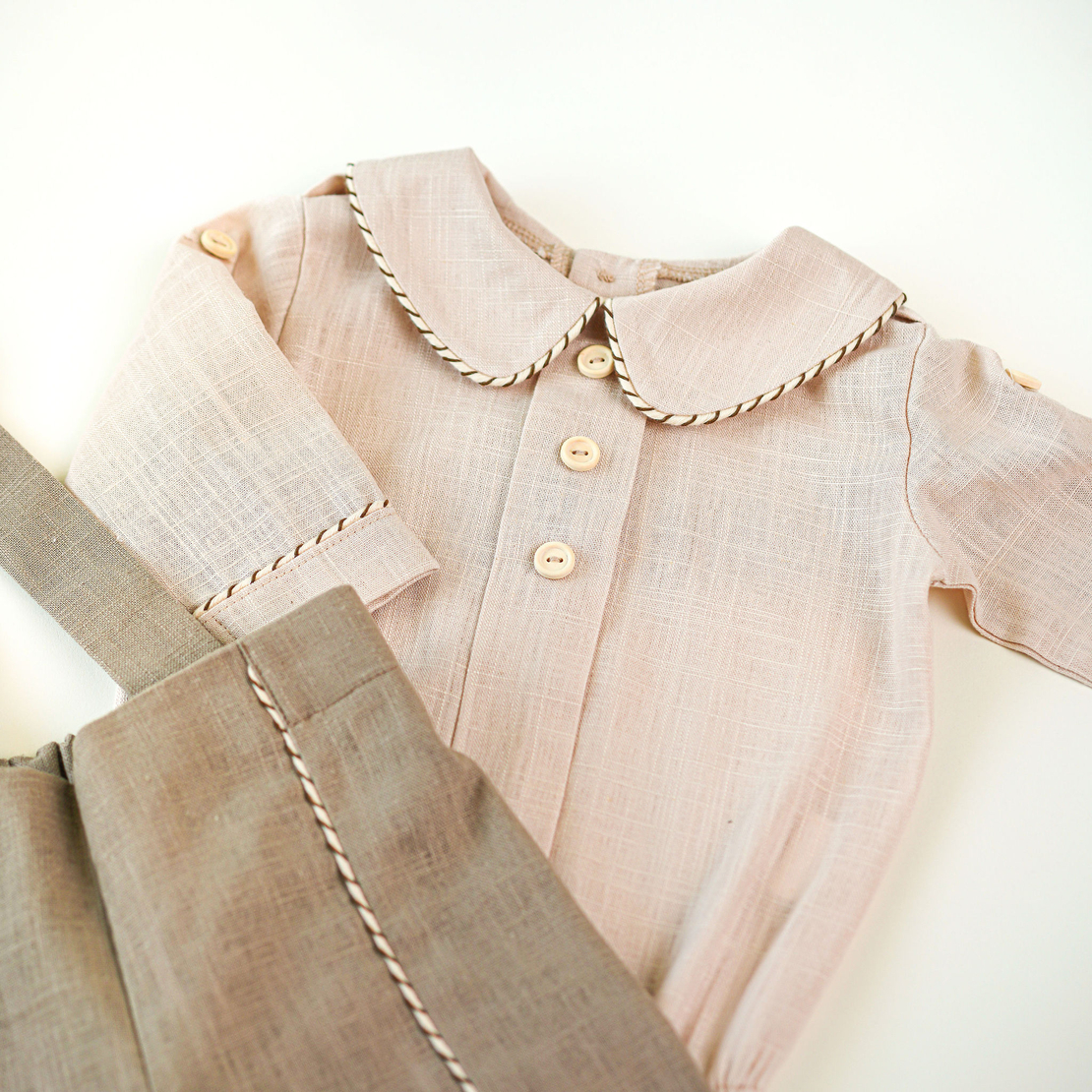 Compleu băiețel din in prespălat maro cu vesta, 0-1 ani, model TEODOR