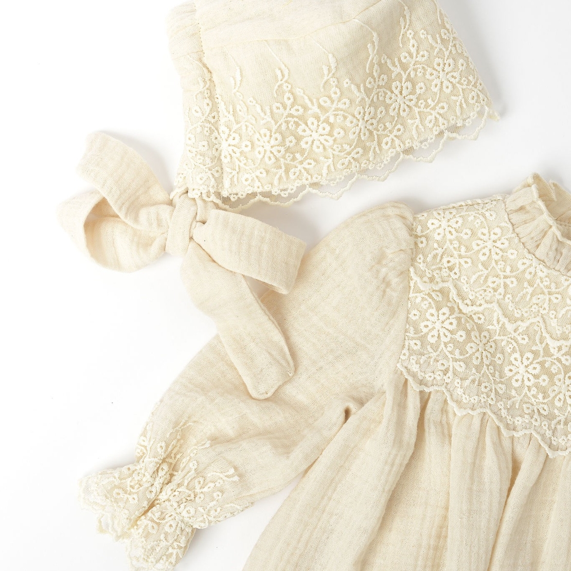 Rochita botez fetite, muselina crem, model NICOLE