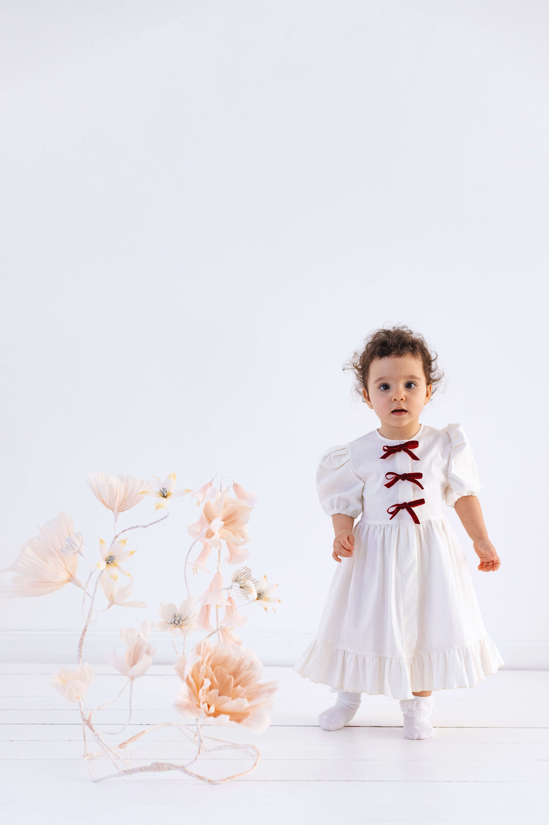 Rochiță din in cu fundițe, pentru fetițe model CLARA