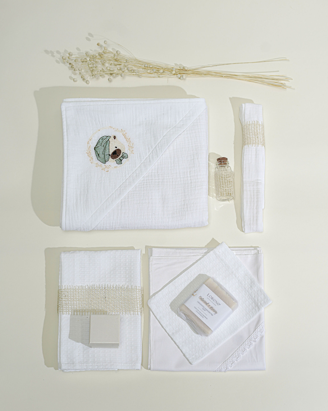 Trusou pentru botez, din muselină alba, cu broderie „Teddy Dreams” mint