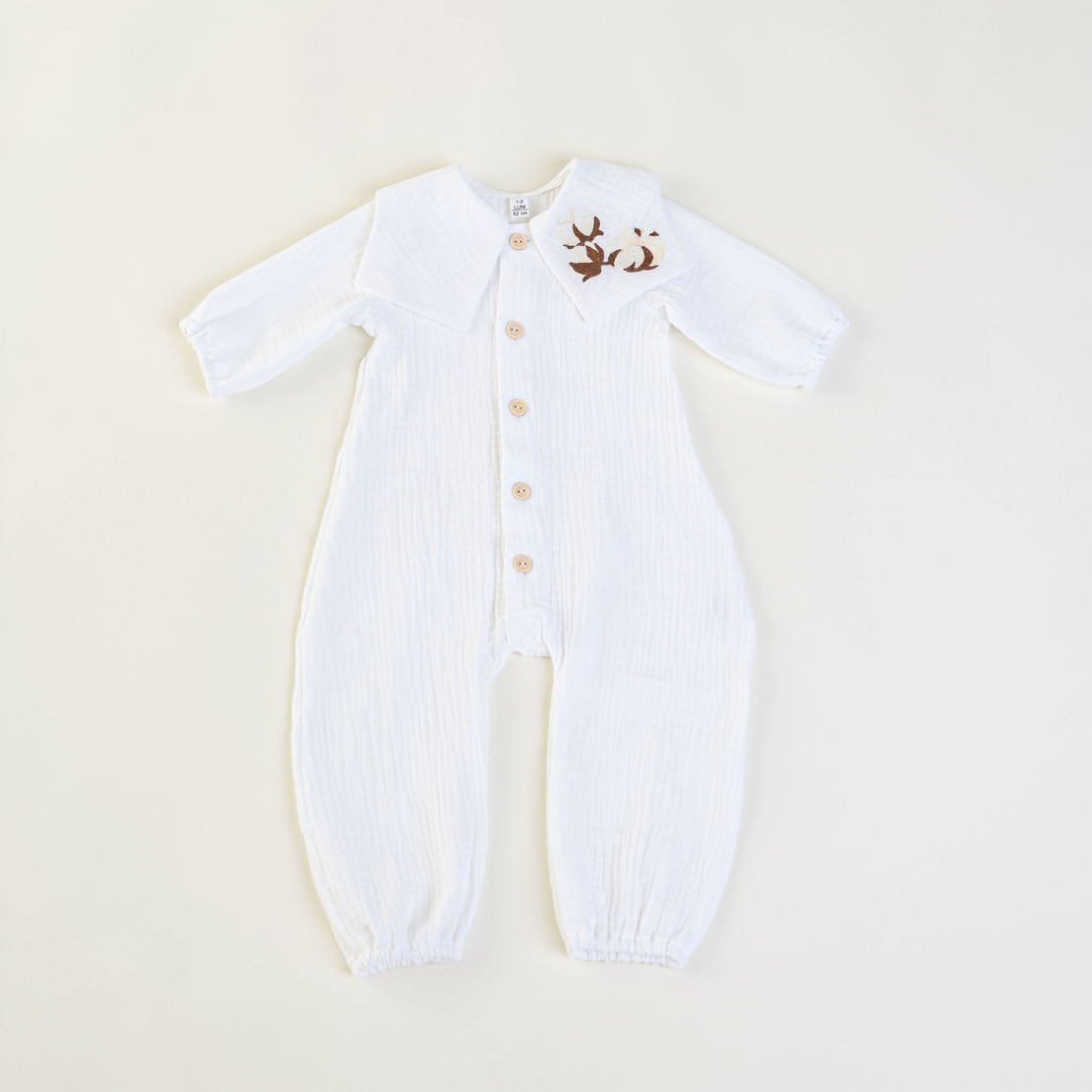Salopetă unisex bebe, din muselină albă cu broderie flori de bumbac - model COTTON BLOOM