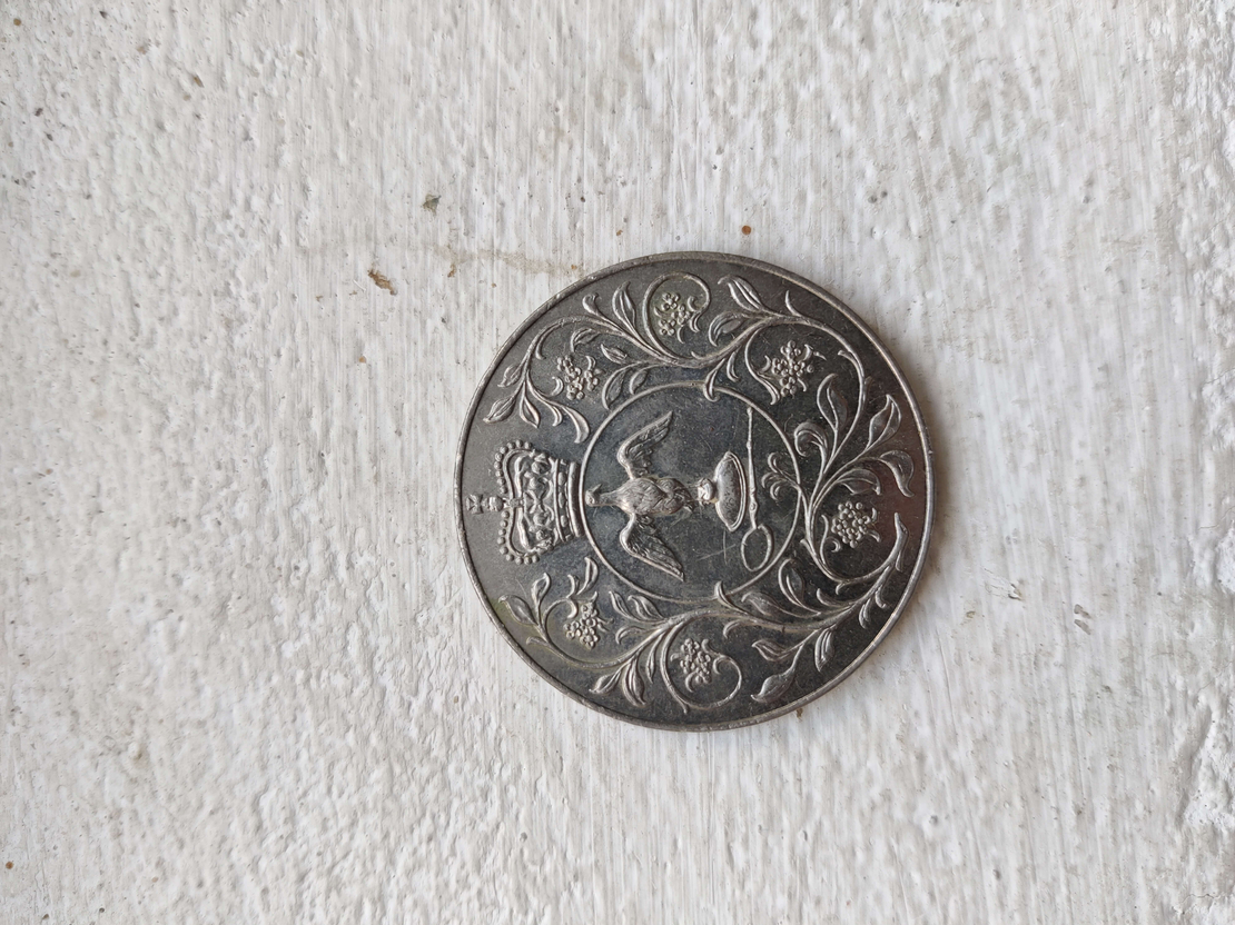 England coin, 1977