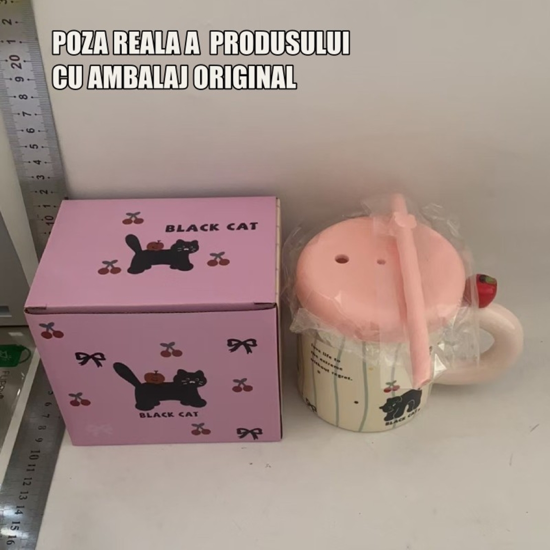 Cana din Ceramica cu Capac si Pai, Flippy, Capacul si Paiul din Silicon Roz, 9x8.5 cm, Model Cute A, Capacitate 380ml