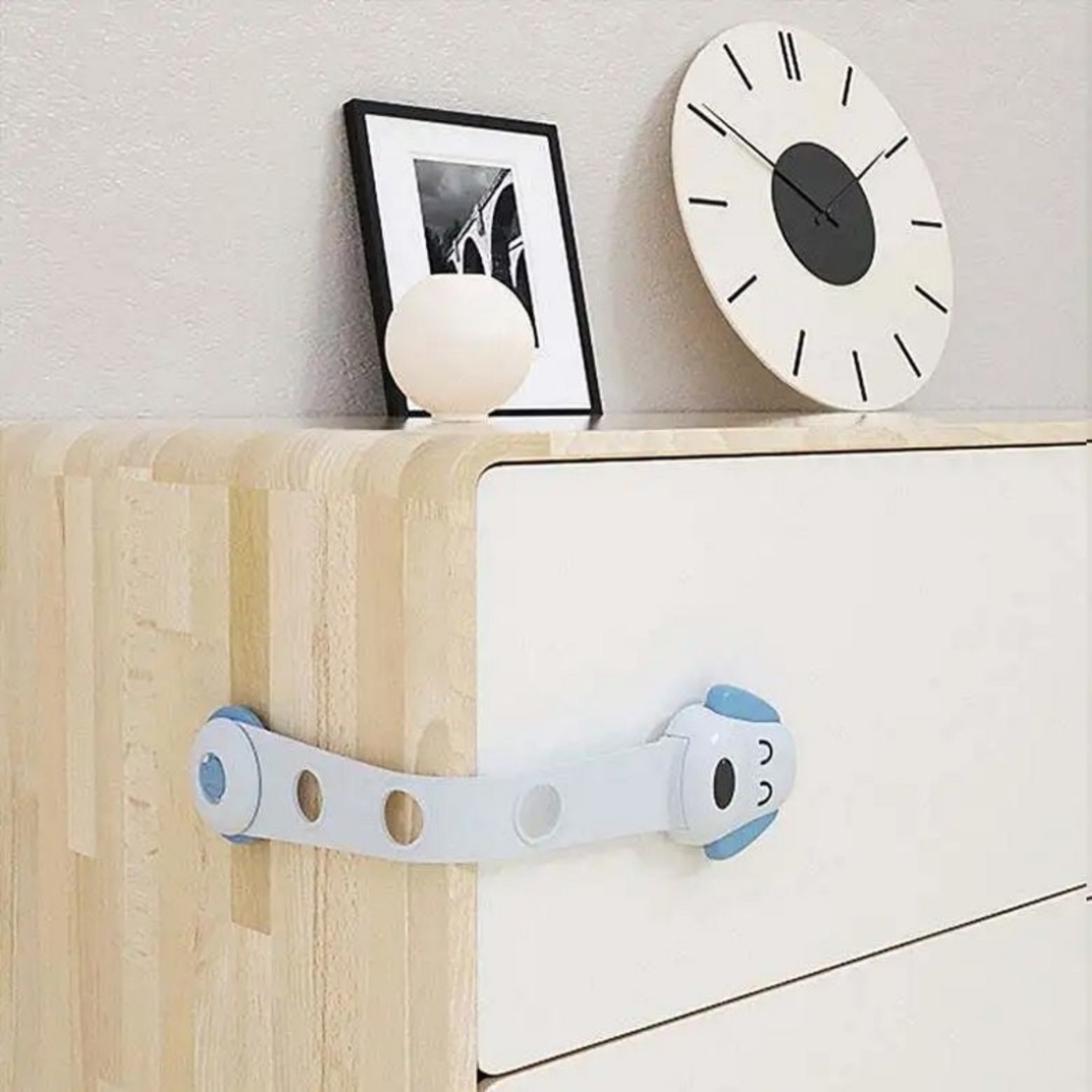 Siguranta pentru Usi Copii, Flippy, Sistem de Blocare Sertare, Dulap, Frigider, Adeziv, cu Sistem de Inchidere Dublu, Model Catelus, Albastru