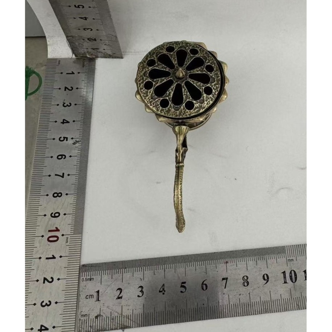 Suport de Tamaiat, Flippy, din Aliaj de Zinc, Model Lotus, Ignifug, 9.7 x 4.8 x 4.7 cm, Bronz