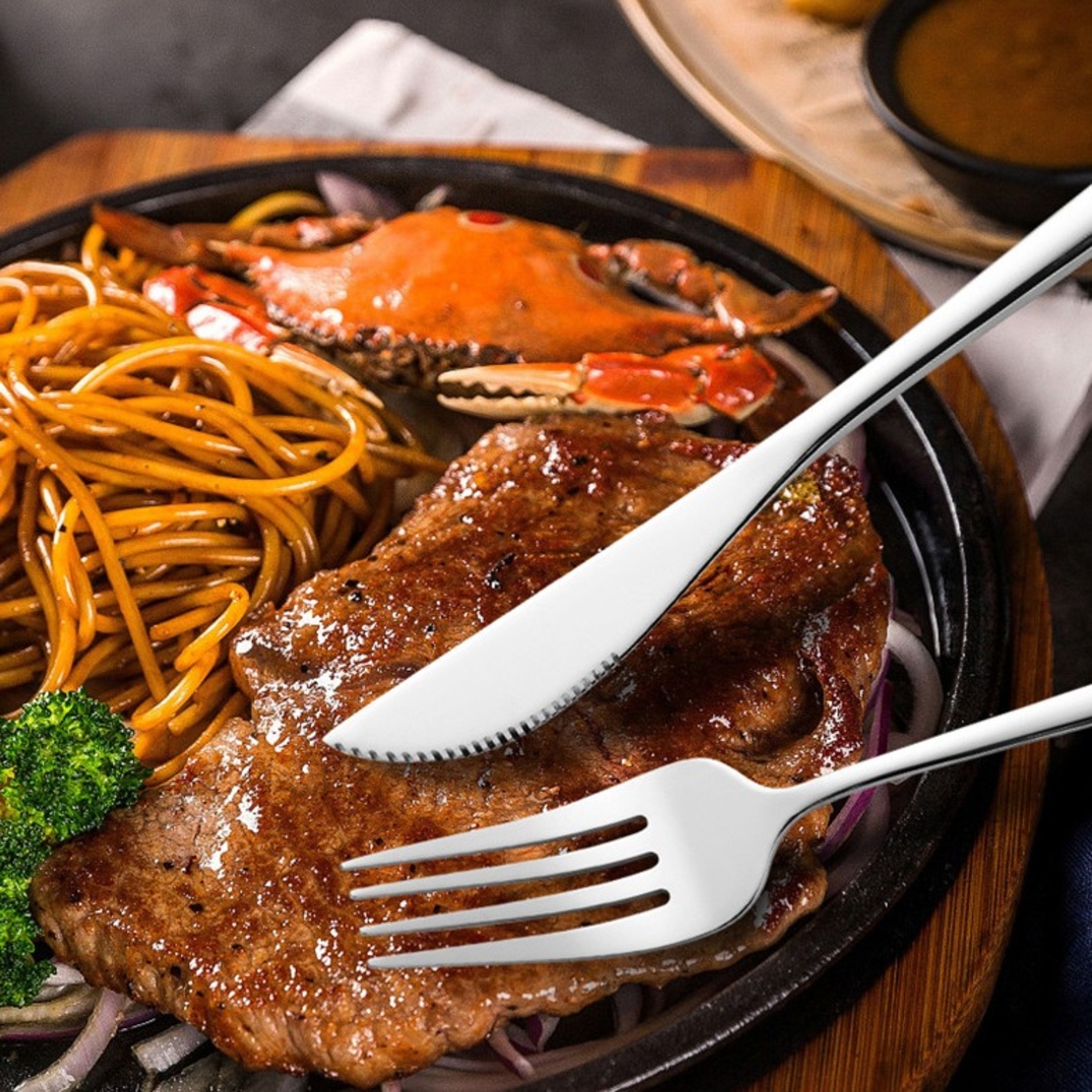 Tacamuri Portugheze, Flippy, Set din 24 de Piese din Otel Inoxidabil, 6 Cutie, 6 Furculite, 6 Linguri de Masa, 6 Linguri pentru Ceai, Argintiu