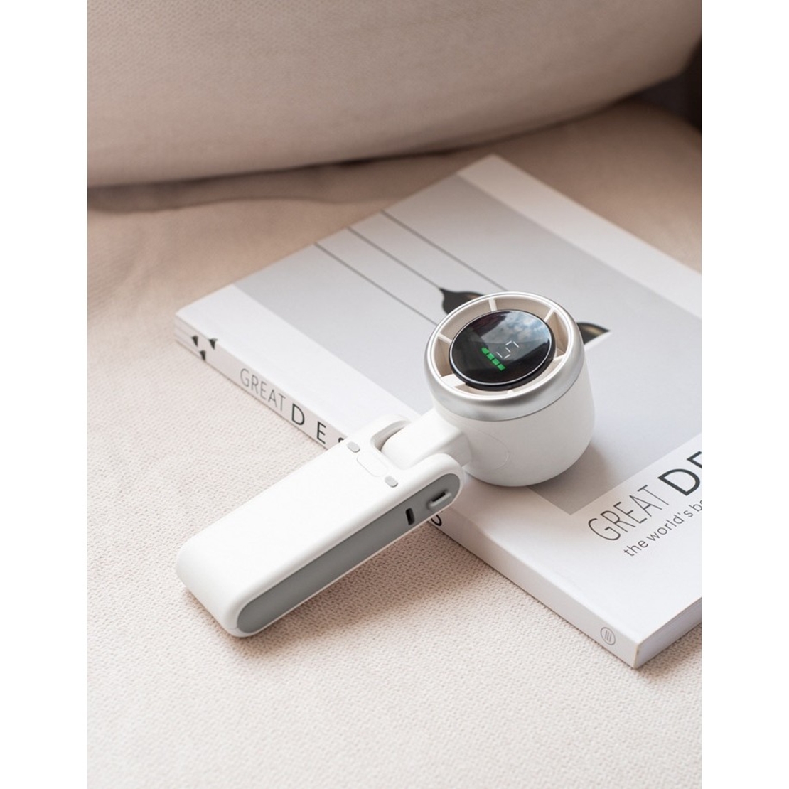 Mini Ventilator Portabil, Flippy, 5 Trepte de Viteza, Afisaj Digital, Incarcare USB, 5V, 2A, 5.95 x 5.2 x 17.2 cm, Alb