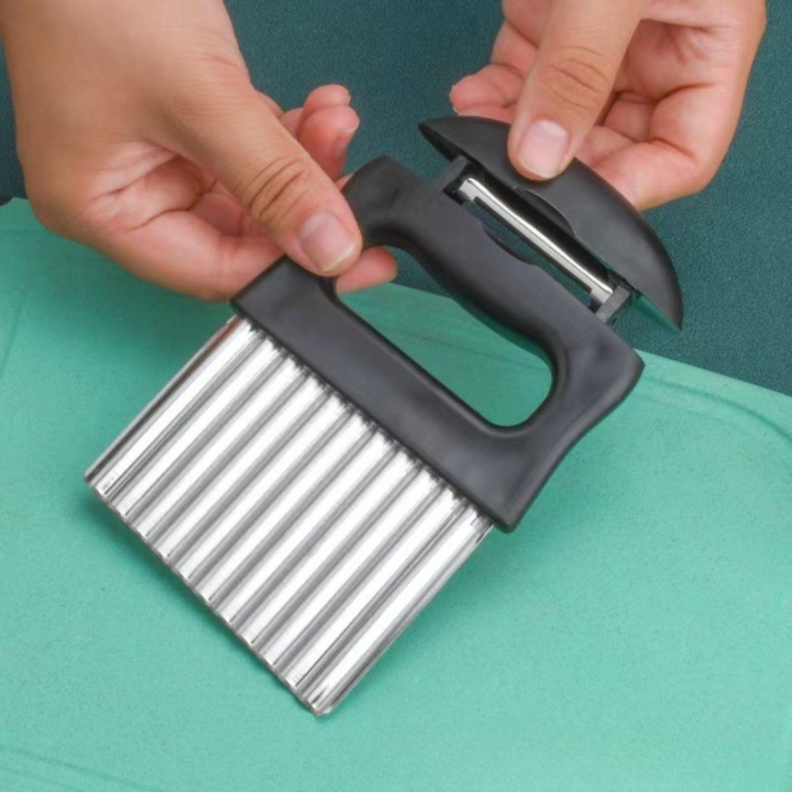 Cutit pentru Cartofi Ondulati, Flippy, pentru Legume, Forma Ondulata, Usor de Utilizat, Taiere, Negru