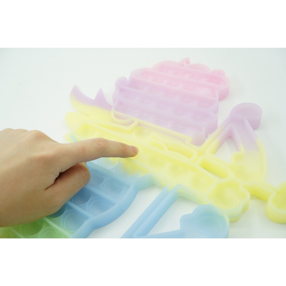 Jucarie antistres din silicon Flippy, Pop it Now and Flip It , 40x45 cm, Cupidon, Fosforescent, Multicolor