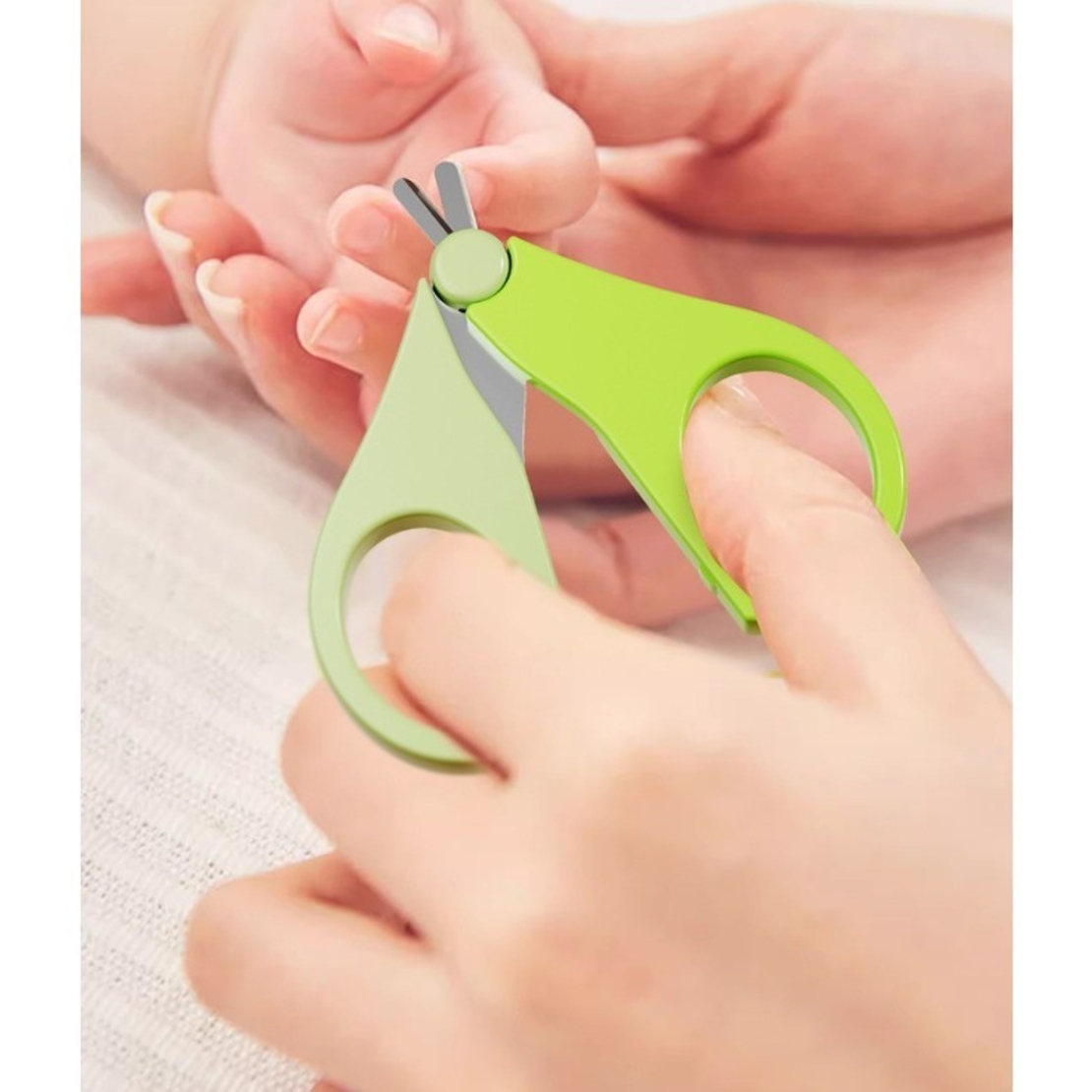 Set 4in1 de Ingrijire Unghii pentru Bebelusi, Flippy, Cutie de Depozitare Tip Cerb, 0-6 Ani, 11 x 6 x 11 cm, Verde