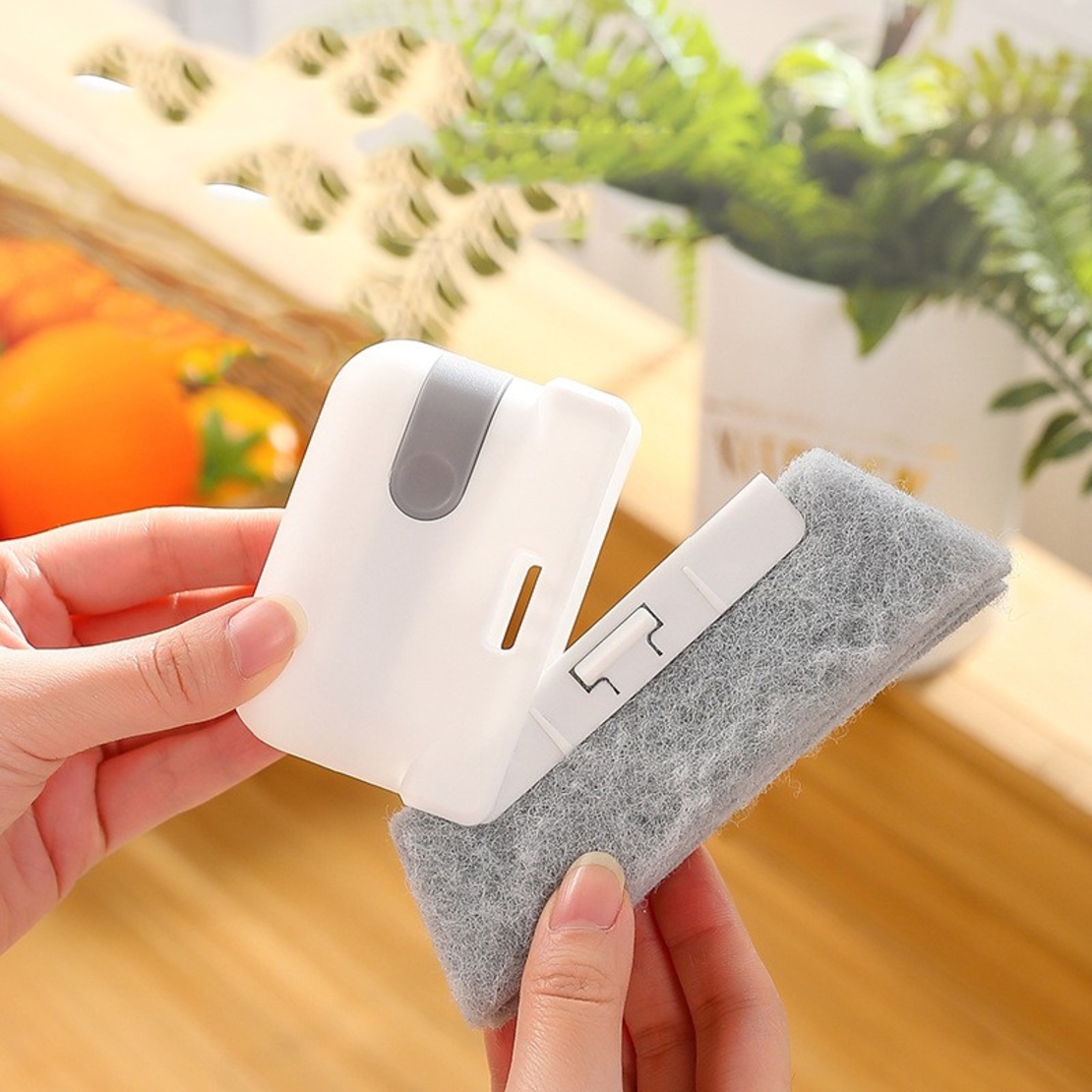 Perii de Curatat 2 in 1, Flippy, Perii pentru Canalele din Ferestre si Usi, Perii pentru Colturi Moarte, pentru Geamuri, locuri greu de accesat, Alb