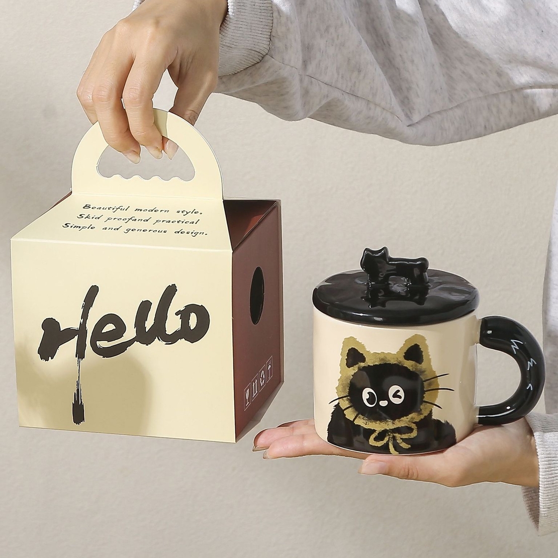 Cana din Ceramica, Flippy, Model in Cutie pentru Cadou, Cana pentru Ceai, Cafea, Cana Retro Design Capac cu Figurina 3D, 9.5 x 8 x 8 cm, 360 ml, Bej, Print Pisica Galben Negru