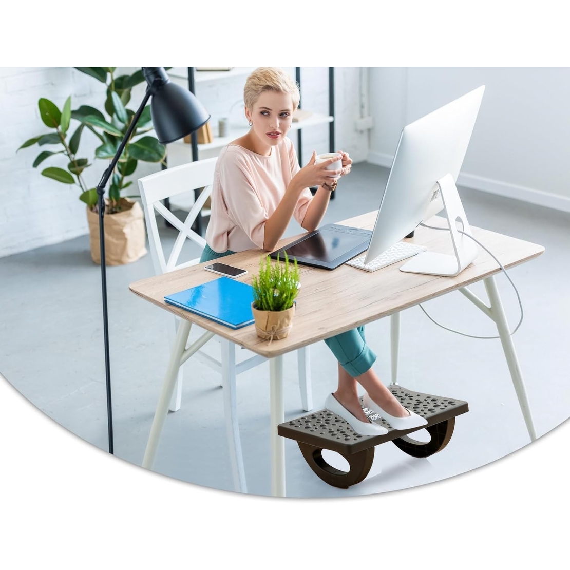 Suport Ergonimic pentru Picioare, Flippy, Plastic, cu Role de Masaj pentru Talpi, pentru Birou, Usor de Transportat, Detasabil, 33.5x24x12 cm, Negru