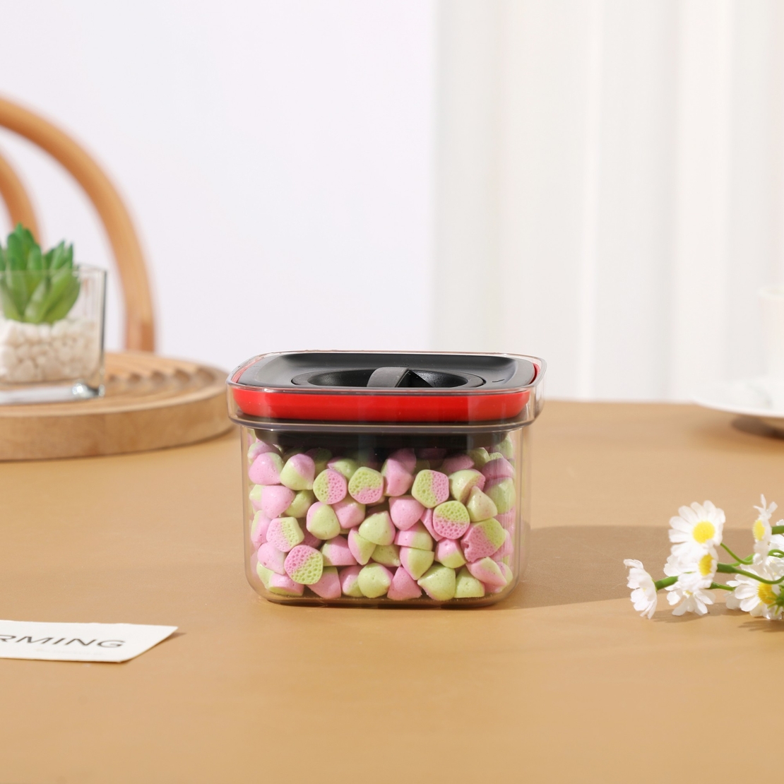 Cutie de Depozitare Alimente, Flippy, Cutie de tip Container, Recipient pentru Cereale in Bucatarie, S 11.5 x 11.5 x 8 cm, volum 600 ml, Transparenta cu Capac Negru
