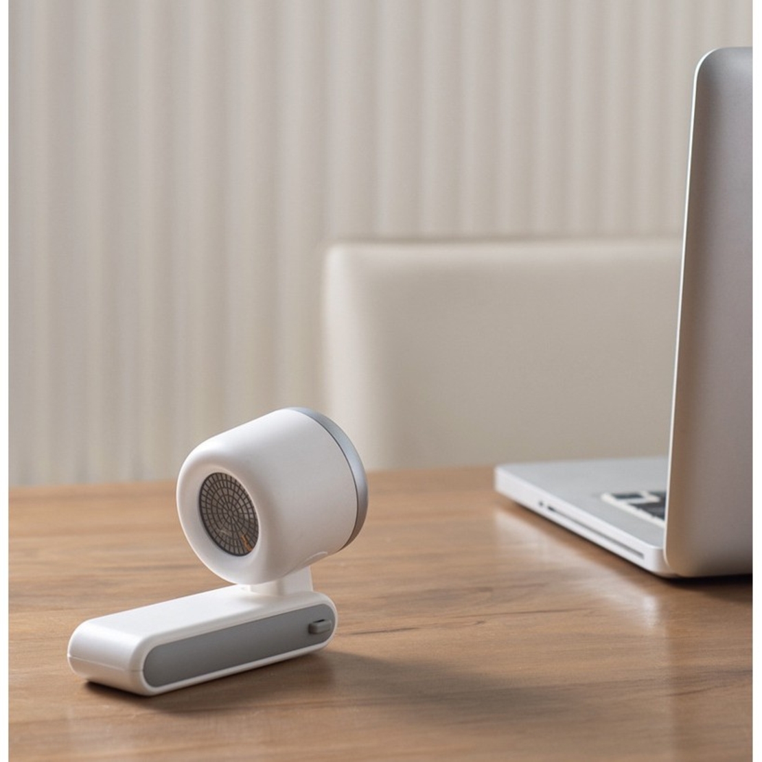 Mini Ventilator Portabil, Flippy, 5 Trepte de Viteza, Afisaj Digital, Incarcare USB, 5V, 2A, 5.95 x 5.2 x 17.2 cm, Alb