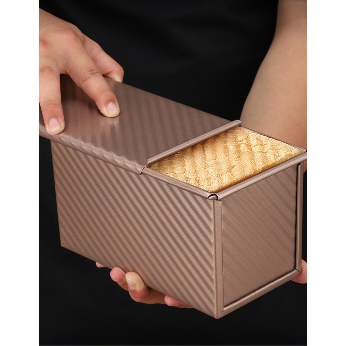 Tava pentru Paine, Flippy, din Otel Carbon, 450 g, cu Capac, Antiaderenta, 21 x 11 x 11.5 cm, Roz Auriu