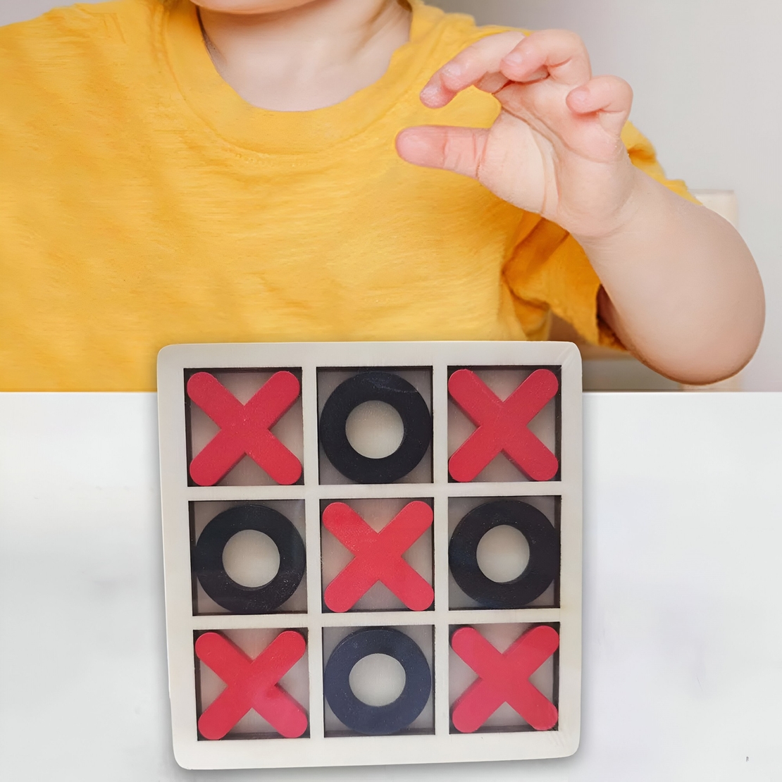 Jucarie Montessori Tic Tac Toe, Flippy, Educativa, Interactiva, din lemn, X si O, 9 Piese, 14.3x14.3 cm, Negru Rosu