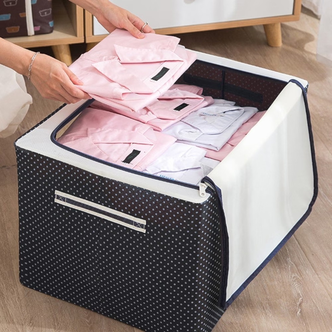 Cutie de Depozitare Pliabila, Flippy, Cu Fermoar, 66 L, Textil, 50 x 40 x 33 cm, Cadru Metalic, Suport Baza Stabil din Plastic, Imprimeu Buline, Albastru Marin