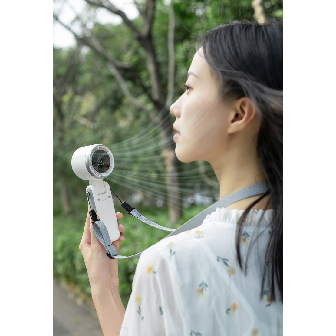 Mini Ventilator Portabil, Flippy, 5 Trepte de Viteza, Afisaj Digital, Incarcare USB, 5V, 2A, 5.95 x 5.2 x 17.2 cm, Alb