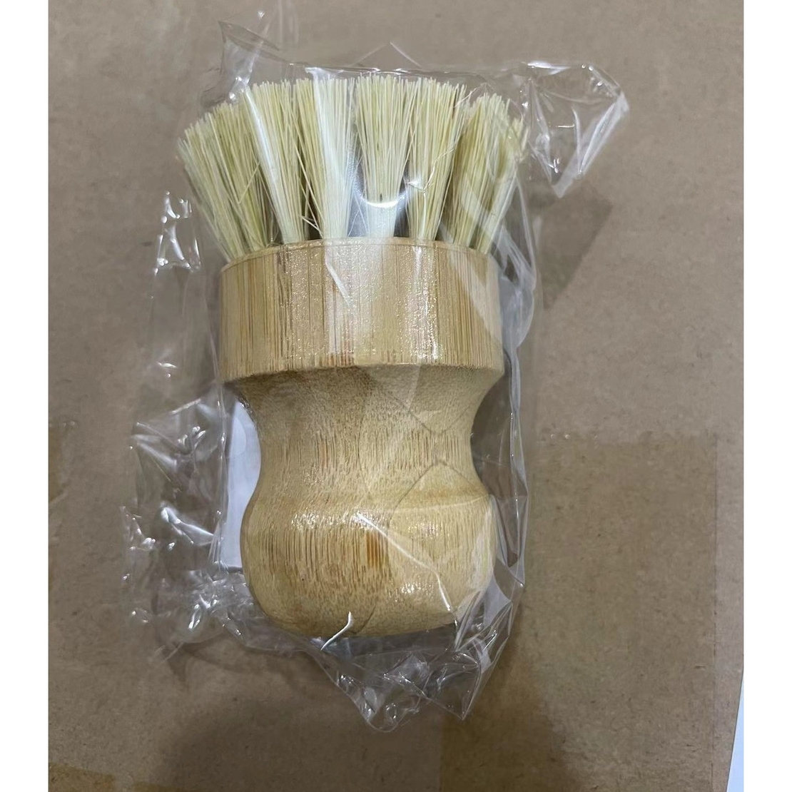 Perie de Curatat Vase si Alimente, Flippy, din Lemn de Fag, 8 x 5 cm, Perie din Sisal, Bej