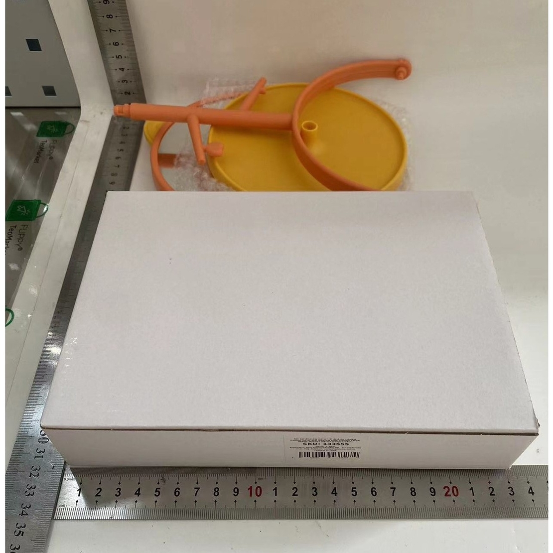 Oglina Cosmetica cu Picior, Flippy, HD, Rotire 360 Grade, 15 cm Diametru, Suport Bijuterii Baza Rotunda + 2 Brate, Model cu Urechi, 31 x 14.5 x 15 cm, din Plastic, Portocaliu/Galben