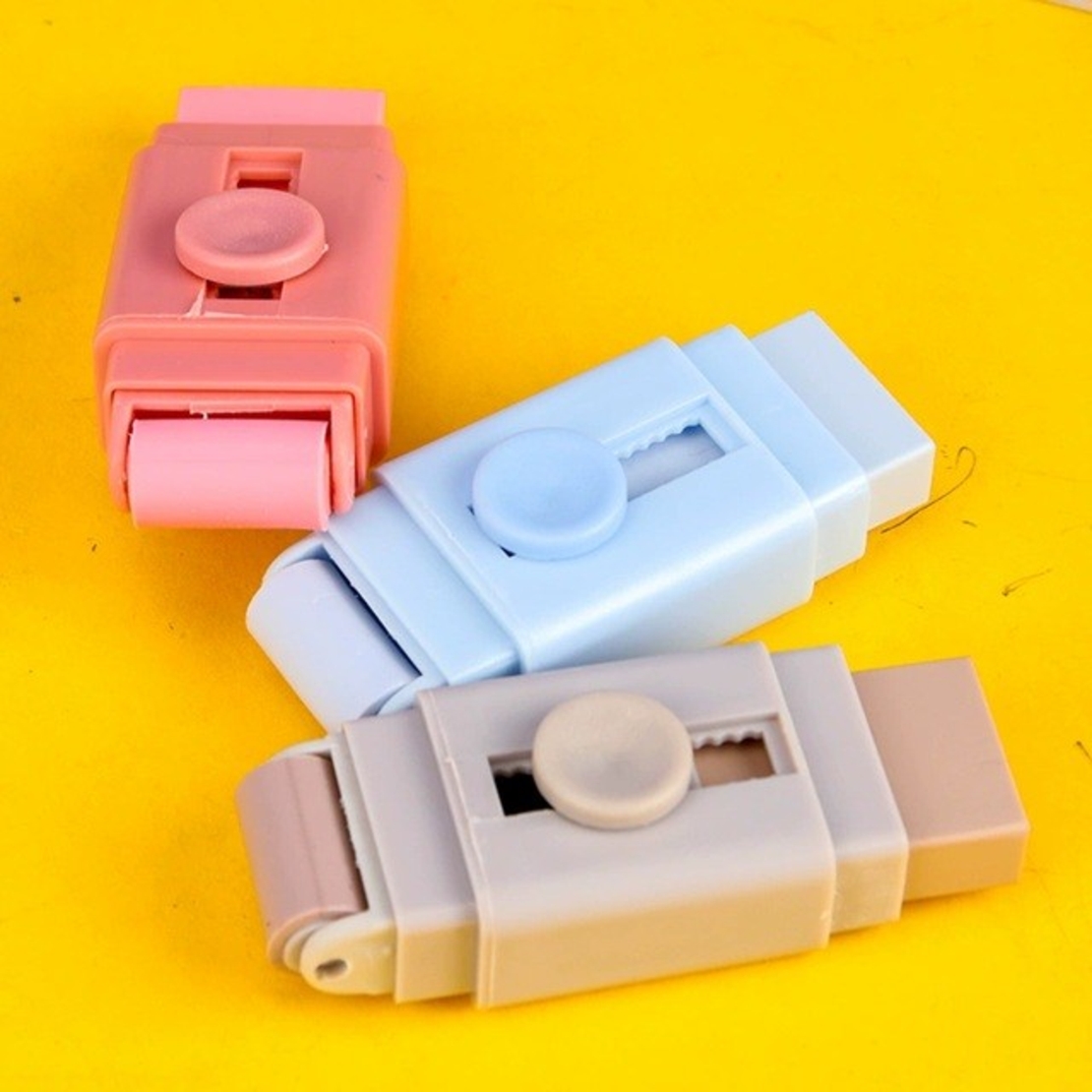 Radiera, Flippy, cu 2 Rezerve, Reglare Pull-Push, din Cauciuc, Kaki