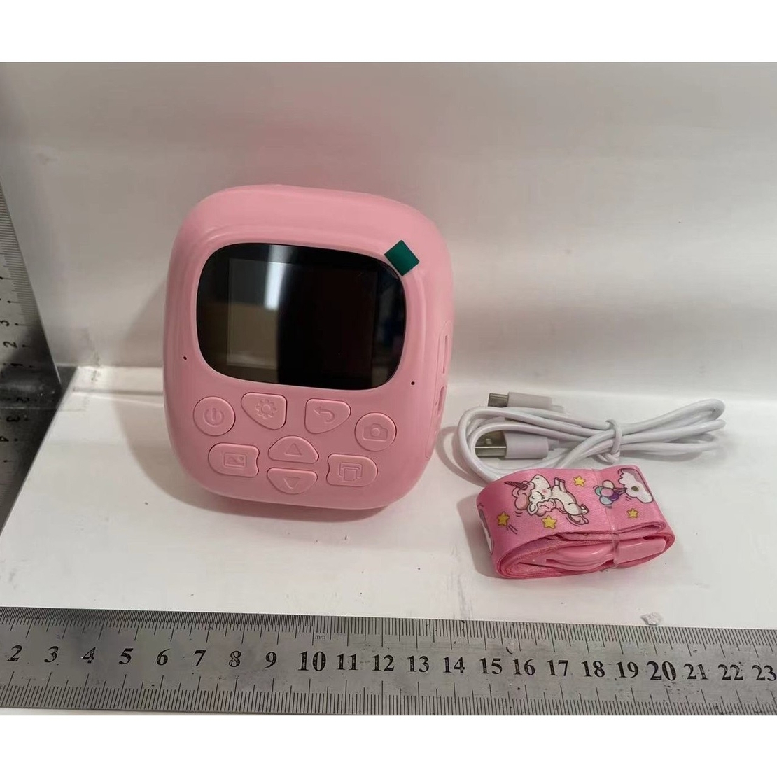 Set Camera Instantanee pentru Copii, Flippy, Camera 180° Selfie, Ecran HD 2'', 24MP, 720P Video, 1200 mAh, cu Functie de Printare Alb-Negru, cablu USB-C, Bluetooth, Compatibil iOS/Android, Imprimare APP, Model Bunny, Roz