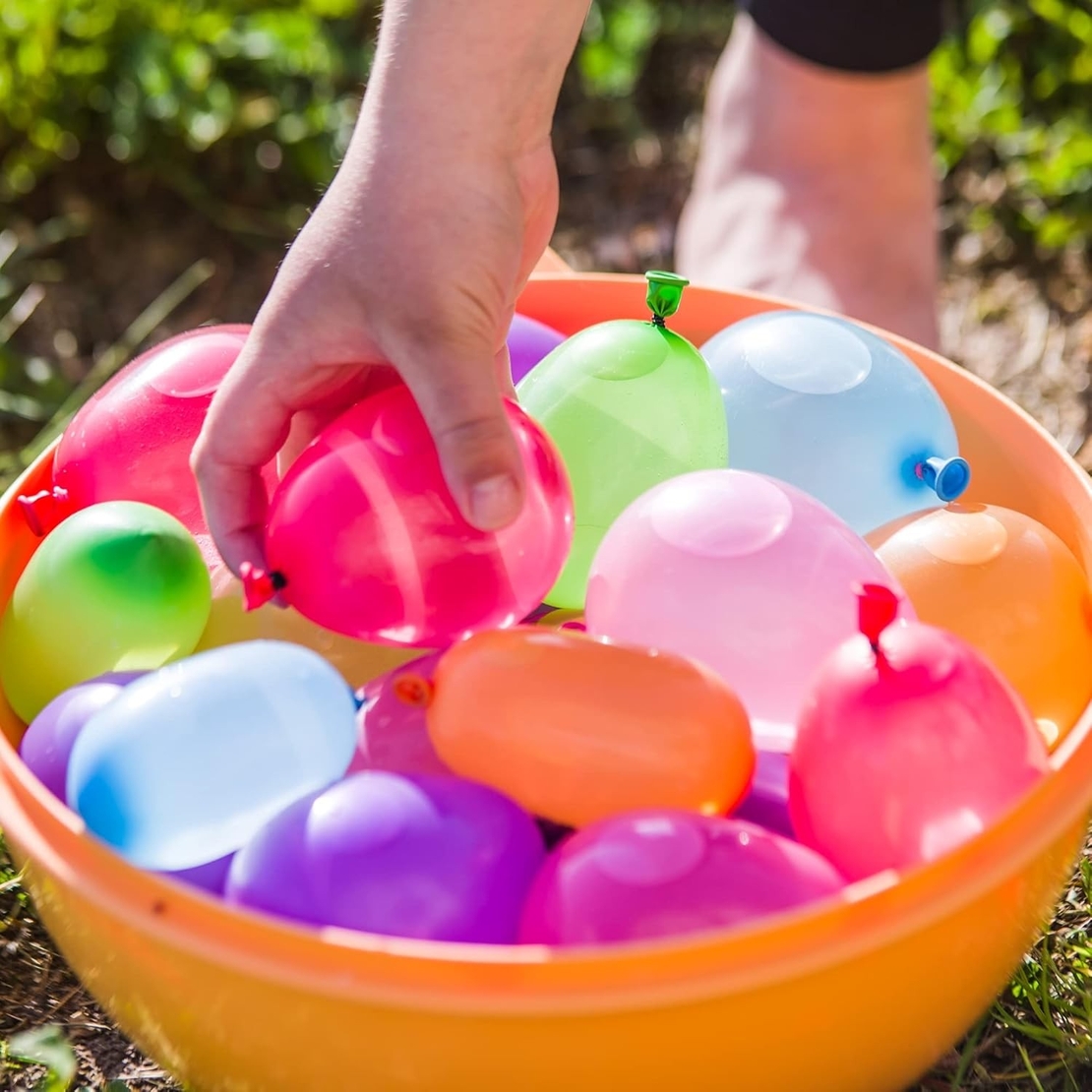 Set 300 de Baloane cu Apa, Flippy, Rezervor de Apa de Umplut, 1.5L, Autosigilate, 34 x 27 x 10 cm, Multicolor