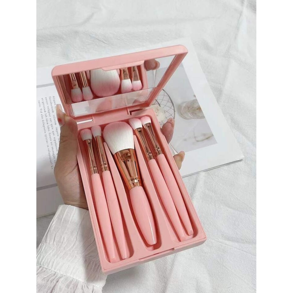 Set 5 Pensule de Machiaj cu Peri Moi, Flippy, cu Suport pentru Depozitare si Oglinda, Roz