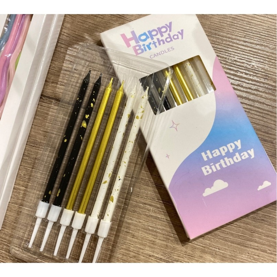 Set 6 Lumanari Lungi, Flippy, din Parafina, 10 x 0.5 cm, Happy Birthday, Alb/Negru/Auriu