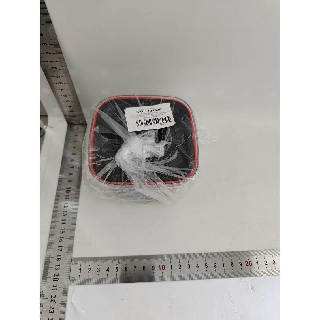 Cutie de Depozitare Alimente, Flippy, Cutie de tip Container, Recipient pentru Cereale in Bucatarie, S 11.5 x 11.5 x 8 cm, volum 600 ml, Transparenta cu Capac Negru
