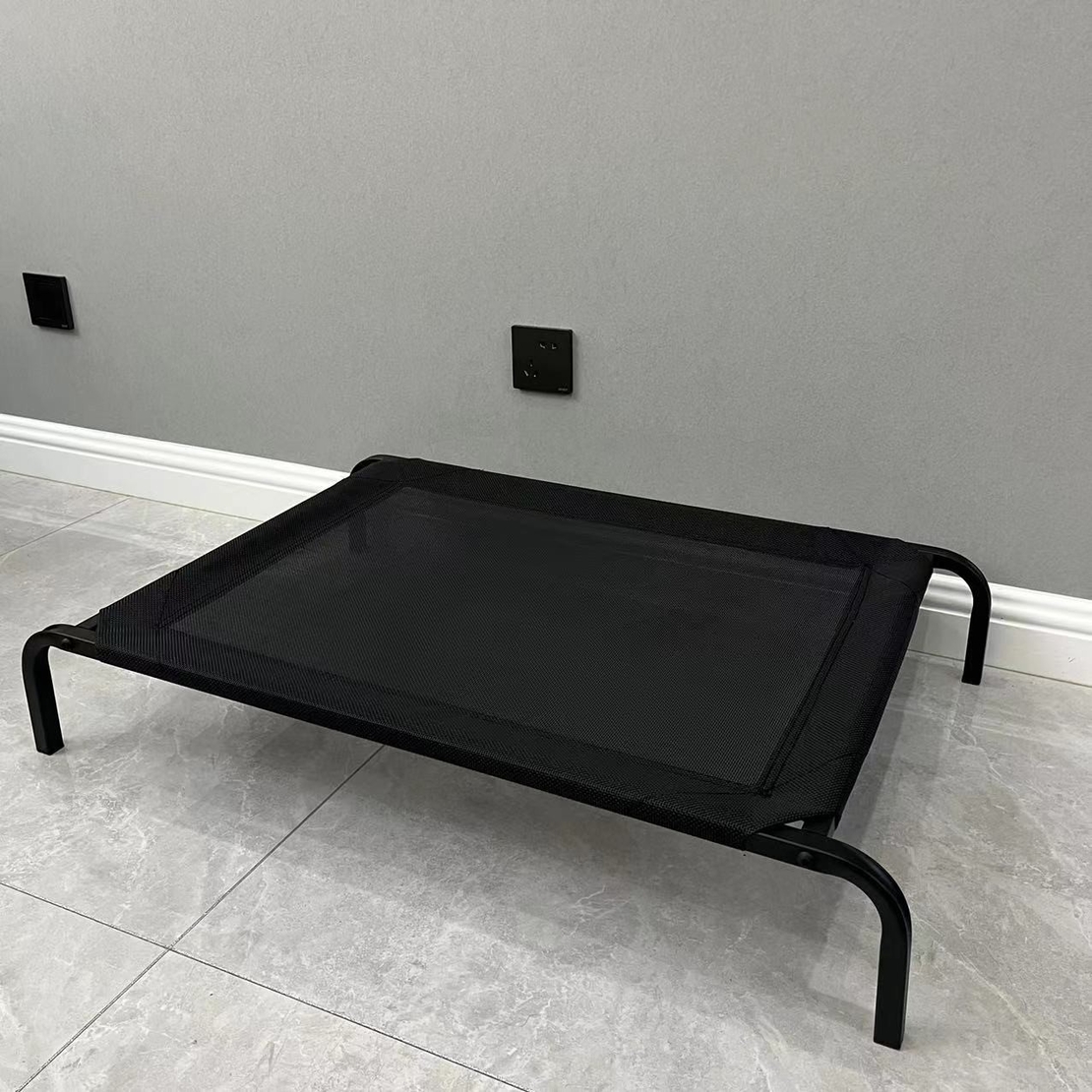 Pat pentru Animalele de Companie, Flippy, din Plasa este Rezistent la Umiditate, Picioare de Otel, Respirabil, Marimea M 90 x 60 x 16 cm, Negru