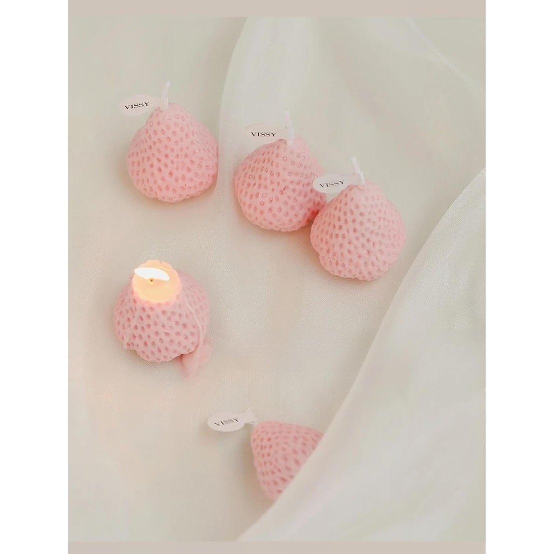 Set 4 Lumanari Parfumate, Flippy, Model Capsunici, Ardere 30 min, 52g, 6.3 x 6.3 x 3.8 cm, Roz