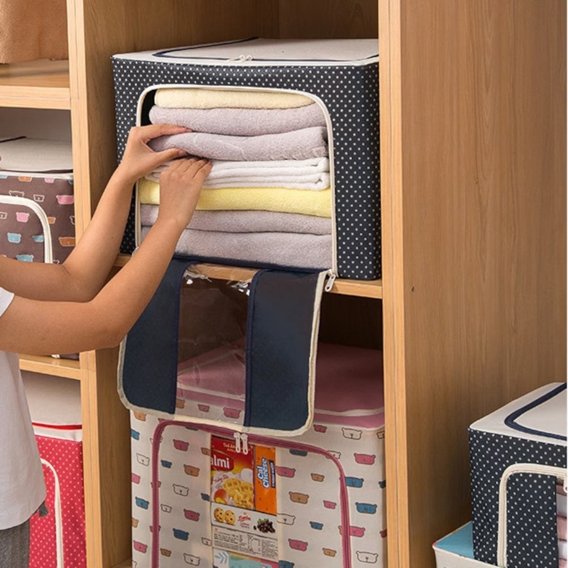 Cutie de Depozitare Pliabila, Flippy, Cu Fermoar, 66 L, Textil, 50 x 40 x 33 cm, Cadru Metalic, Suport Baza Stabil din Plastic, Imprimeu Buline, Albastru Marin