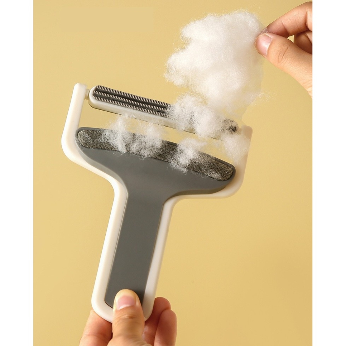 Perie de Indepartarea a Parului si Scamelor, Flippy, 12 x 15 cm, Maner Confortabil, Alb/Gri
