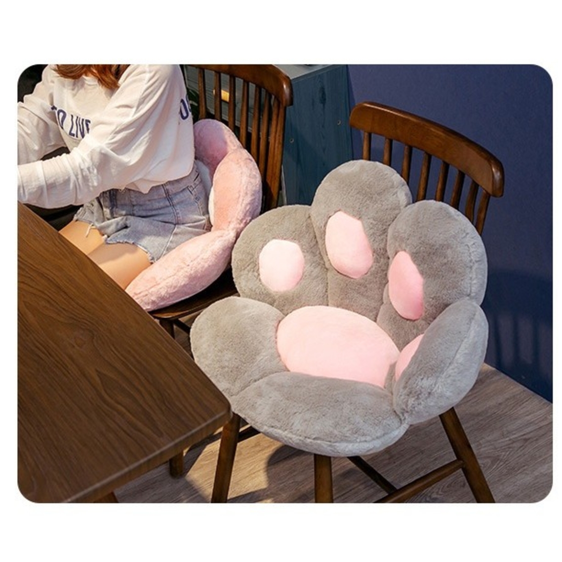 Perna Decorativa, Flippy, Model Laba de Pisica, din Plus, pentru Scaun/Canapea/Podea, 80 x 70 cm, Gri