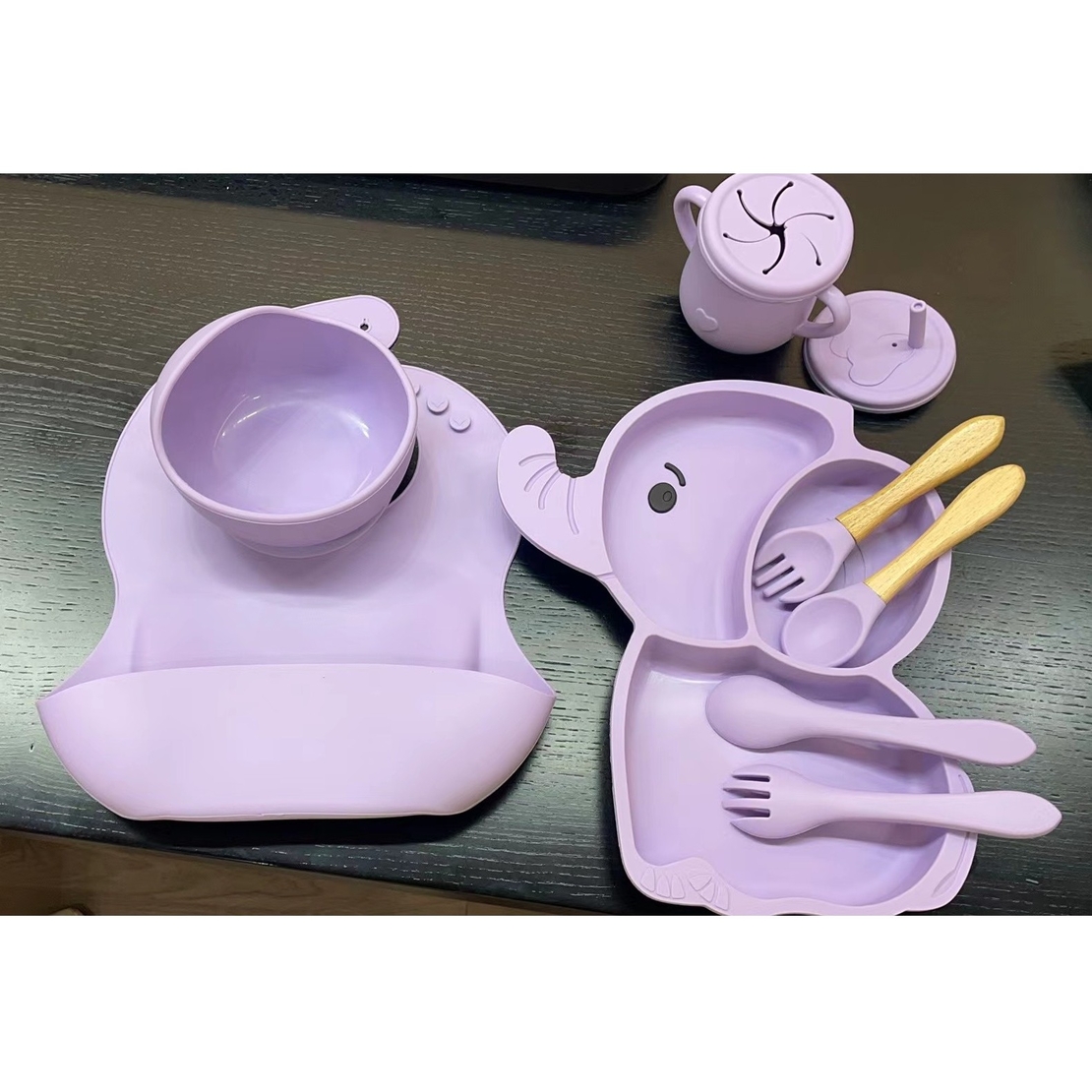 Set 10 Piese Servire Masa. Flippy, pentru Bebelusi si Copii, din Silicon/Lemn, cu Ventuze Anti-alunecare, fara Alergeni. +6 Luni, Model Elefant, Mov