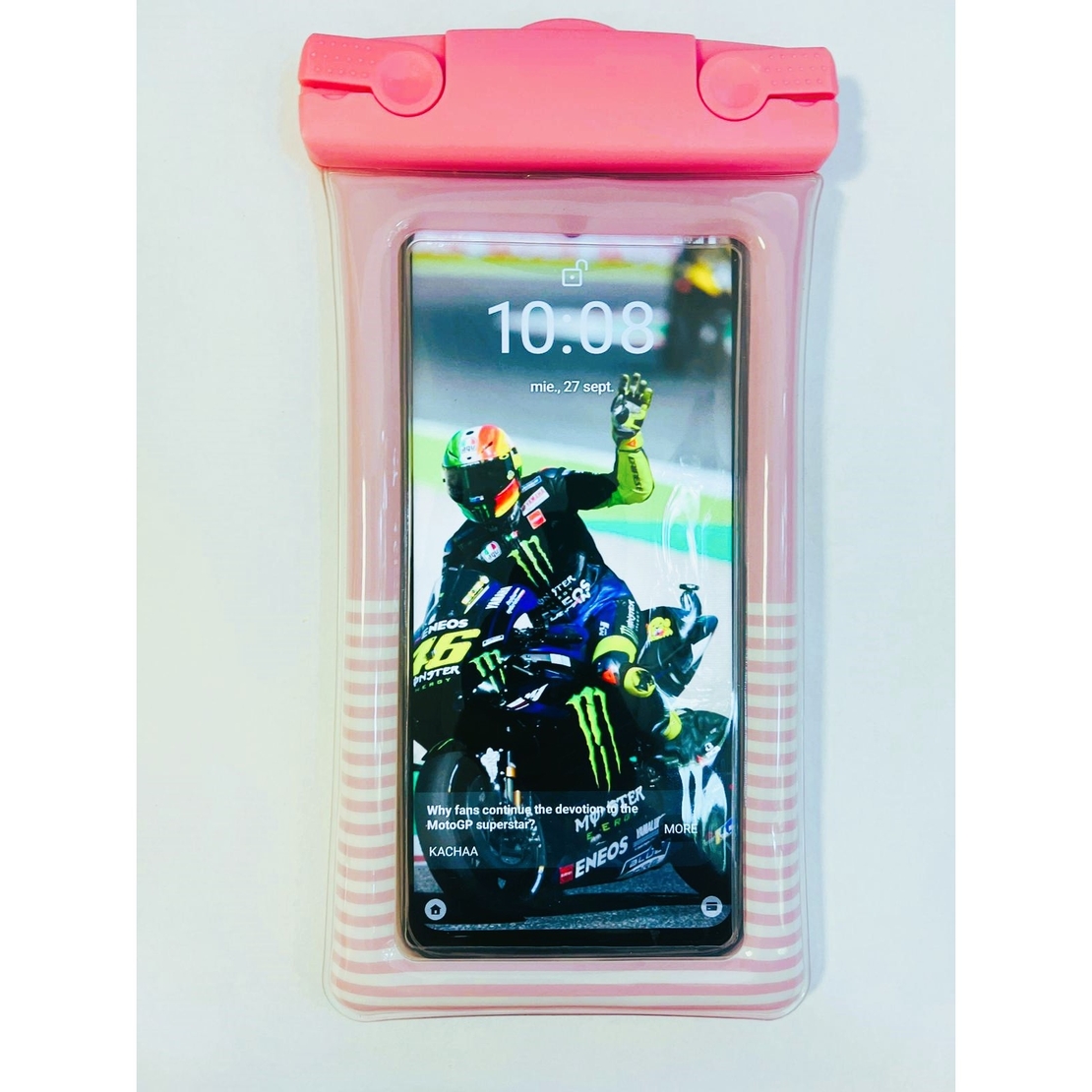 Husa subacvatica Cushion Waterproof Flippy, Snowproof, Universala, Dungata, cu Snur, pentru telefon sau documente, Roz