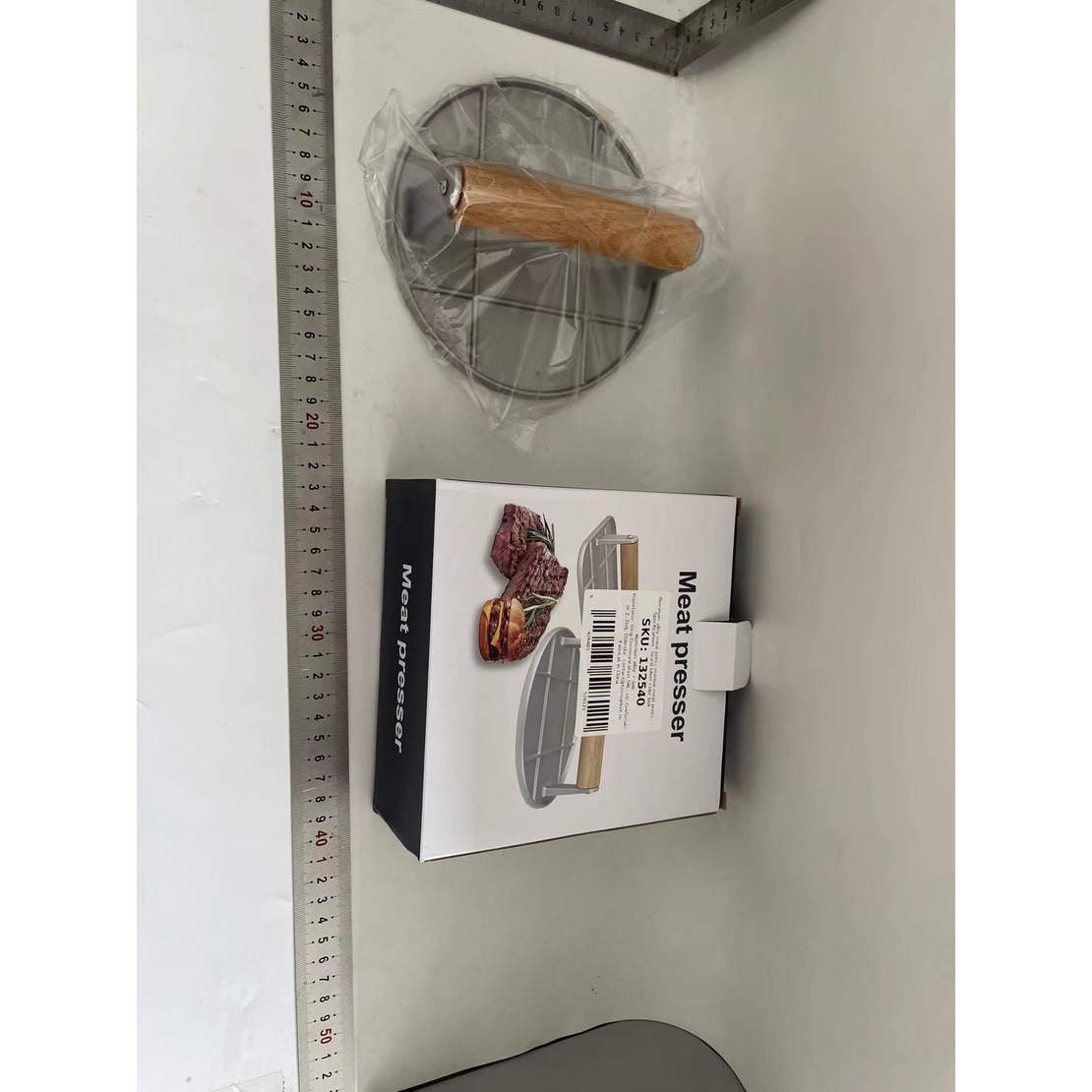 Presa Manuala pentru Carne, Flippy, din Aliaj de Aluminiu, Maner din Lemn, Presa pentru Burgeri, Usor de Curatat si Folosit, Rotunda, 16x16x6 cm, Gri