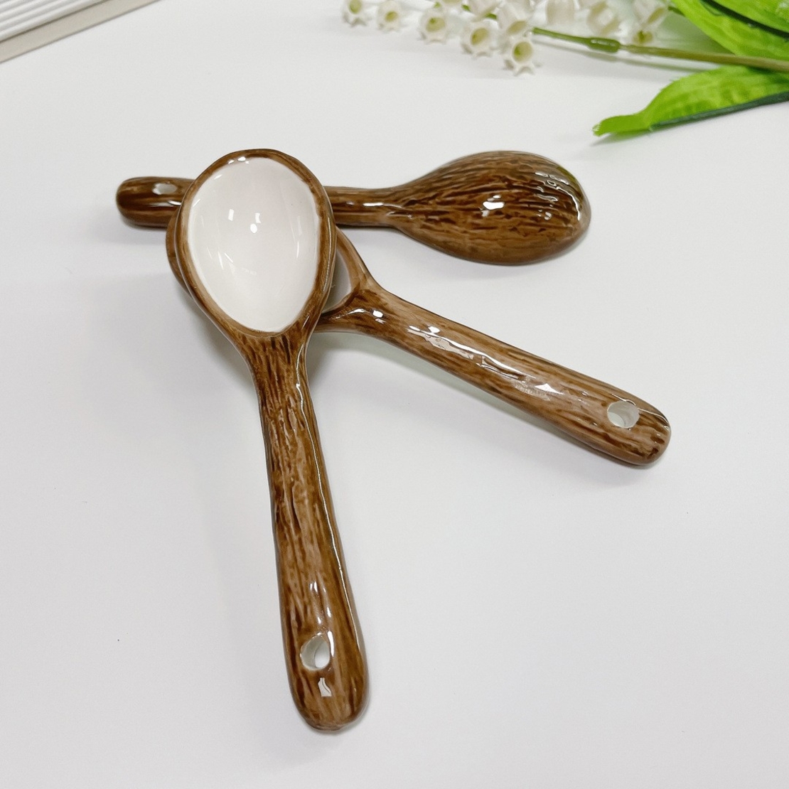 Cana din Ceramica, Flippy, 201-300 ml, cu Lingurita, Model Nuca de Cocos, Maro