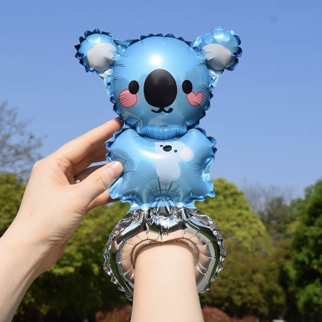 Balon din Folie Metalizata, Flippy, Figurine Animalute, Tip Bratara, Model Koala, Ambalaj Individual, Pai Inclus, Umflare cu Aer sau Heliu, Albastru