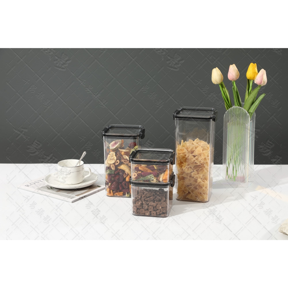 Recipient din Plastic, Flippy, pentru Alimente/Obiecte, Inchidere Ermetica, 10.2 x 24.2 cm, 1800 ml, Transparent