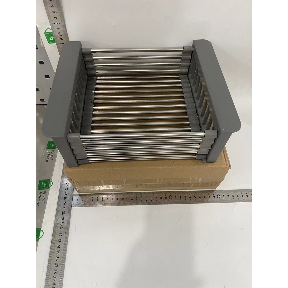 Suport Scurgere Extensibil pentru Bucatarie, Flippy, Uscator Vase din Otel Inoxidabil, Suport Tacamuri si Pahare, Suport pentru Fructe si Legume, 29 x 22 x 9.5 cm Gri