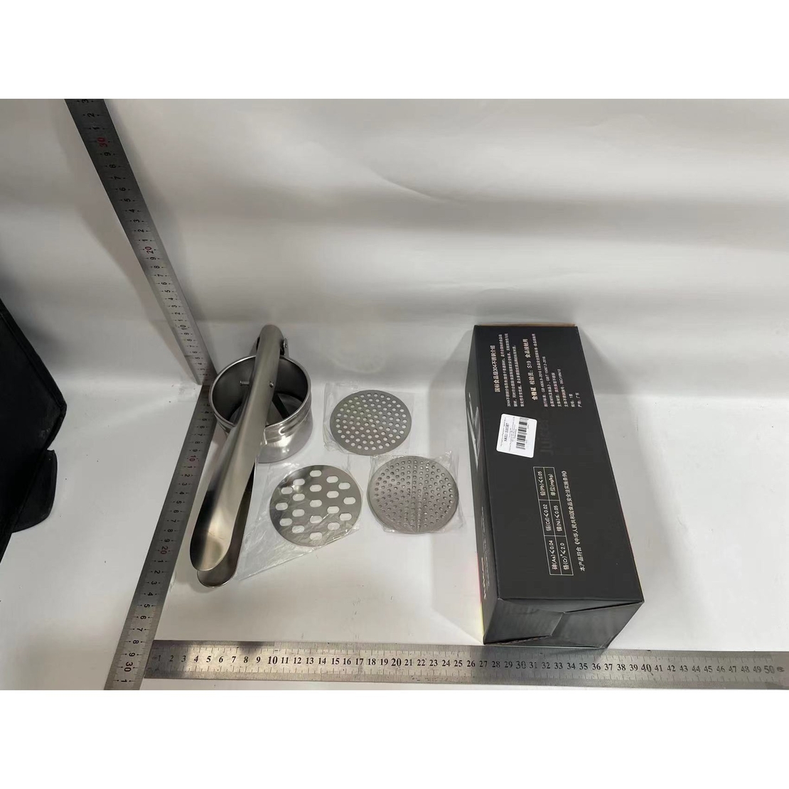 Presa Storcator pentru Fructe si Legume, Flippy, Zdrobitor Manual, Inox, 3 Discuri Interschimbabile, Usor de Stors si de Curatat, Ergonomic, 26.5 x 9.8 x 9.5 cm Argintiu