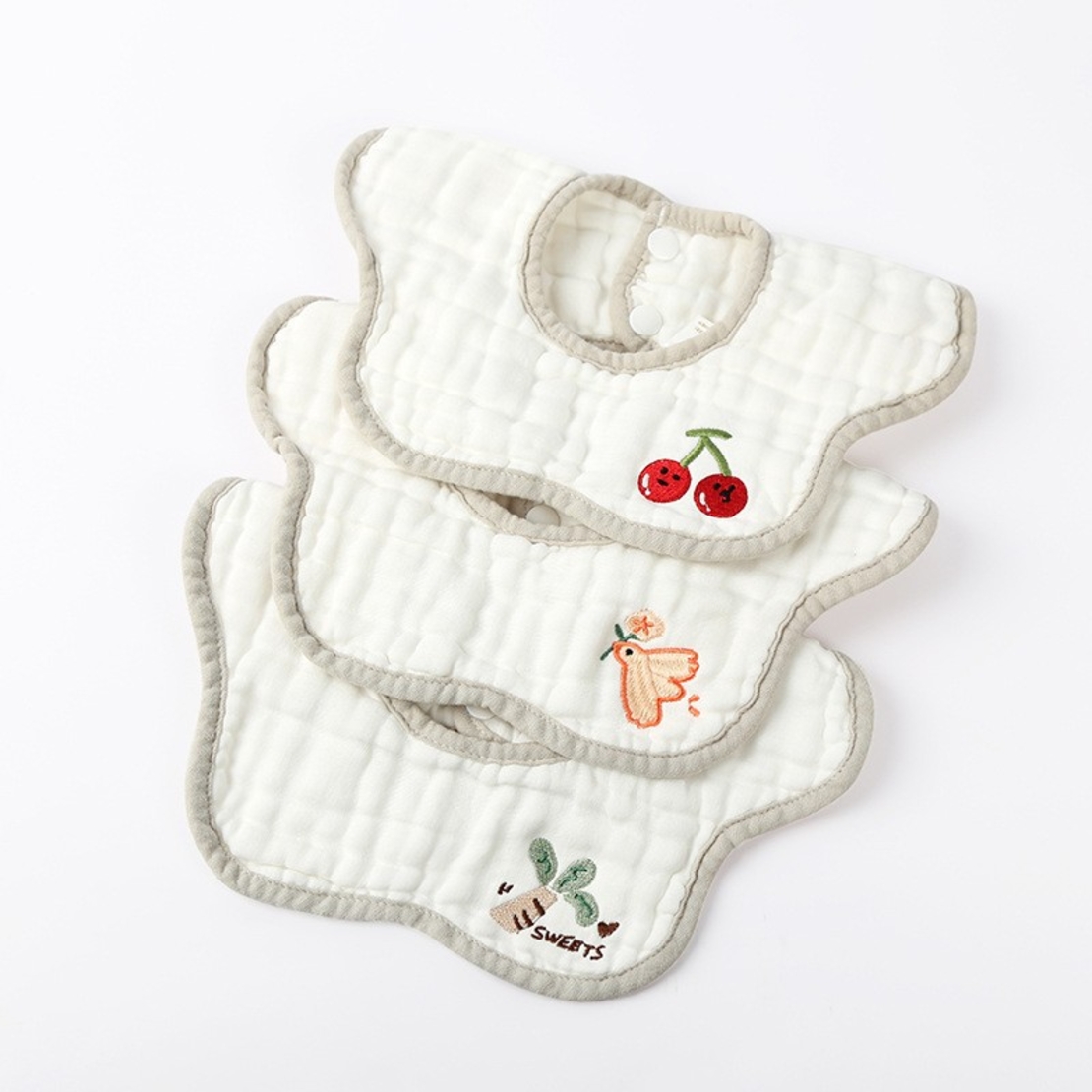 Baveta Tip Floare, Flippy, din Bumbac, pentru Copii 0-12 Luni, Rezistenta la apa, 8 Straturi, Model Tricotat cu Cirese, 26 x 29 cm, Alb