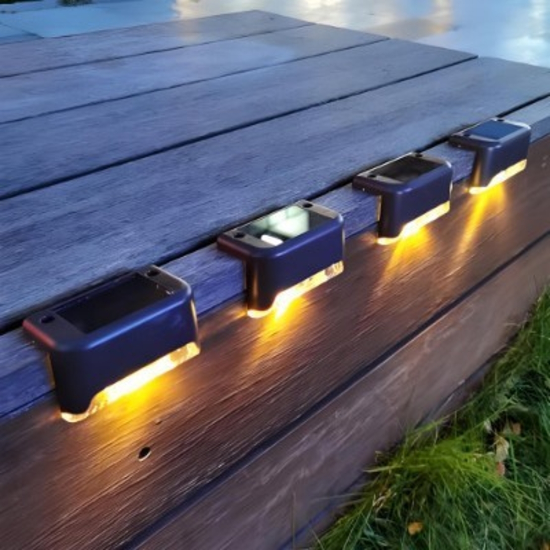 Set 4 Aplice Solare, Flippy, Lumina LED-uri, IP65, din ABS+PC, 8-10 h Iluminare, Baterie 1.2 V 600 mAh, Montare pe Trepte/Borduri, Lumina Alb Cald, 7.9 x 5 cm, Negru