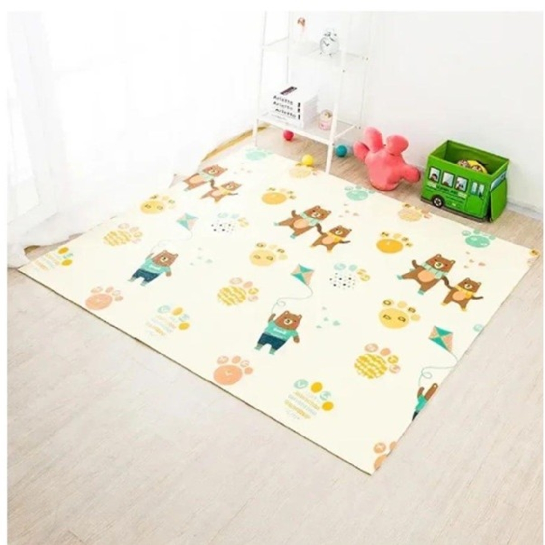Covoras pentru Copii, Flippy, cu 2 Fete, Model Zmeu/Ursi, din XPE+PE, Impermeabil, Antiderapant, Protectie Termica, +3 Luni, Pliabil, 180 x 200 x 1.5 cm, Multicolor