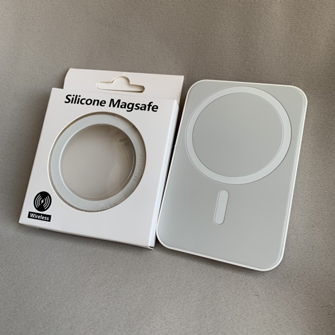Inel Magnetic MagSafe Silicone pentru Apple iPhone seria 12 / 13 / 14 Alb